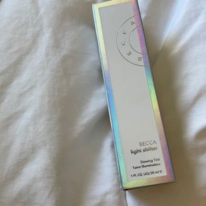 NEW BECCA Light Shifter Dewing Tint ‘Light 2.5’